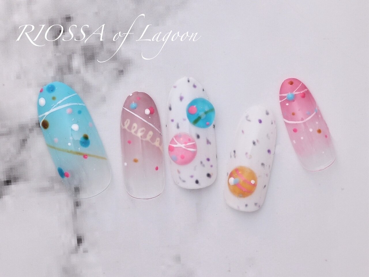 2025年-2026年冬トレンド】ヨーヨーのネイルデザイン集｜人気順