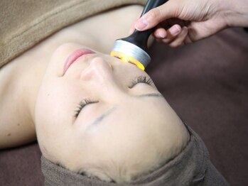 マールム(MALUM)の写真/丁寧なハンドテクニックと厳選された美容成分で潤いと艶をチャージ。一度のケアで変わる"素肌の格"の美しさ