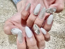 プロテア(protea)/ホワイトミラーとビジューネイル