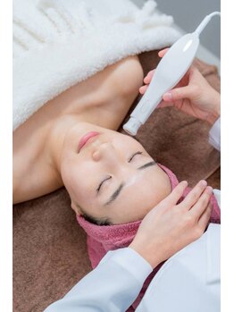 クレビア(CREBIA)/【シミ・シミケア専門店】沖縄県