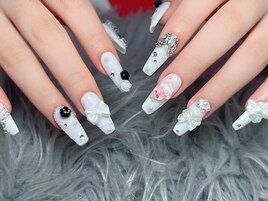 ホワイトラブリーネイル