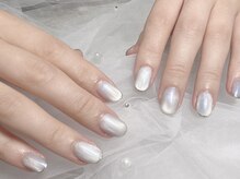 自然な長さに長さだしも可能。お爪にお悩みのある方におすすめ