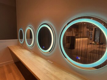 仙豆のちから 姫路大手前通り店/メイク直しができる特注ミラー♪