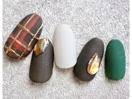 秋色チェックのニュアンスネイル