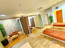 ぐぐっとの雰囲気（半個室で施術を受けられます♪）