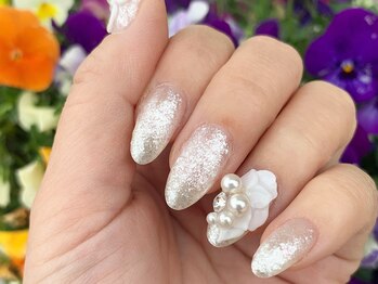 サロンドフォーエイチ(salon de 4H)/上品フラワーエンボスネイル＊