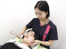 《小顔・リフトアップ特化の美容鍼灸》美顔器も使用して相乗効果