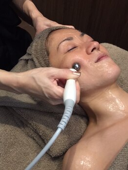 リュストゥール アンド フォンス(Lustr'e&fons)/お顔の凝りほぐし♪