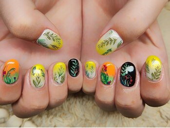 ミリ(mili)/アート120分で手描きネイル