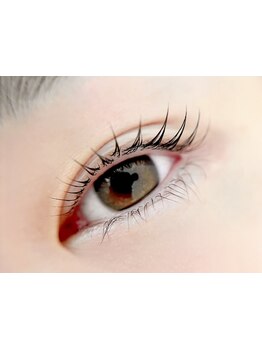 ナチュラル上品な目元にしたい