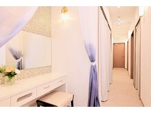 キャロリーヌ 池袋店/施術室は全7部屋