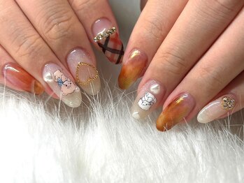 ふわふわキャラ×ガーリーネイル