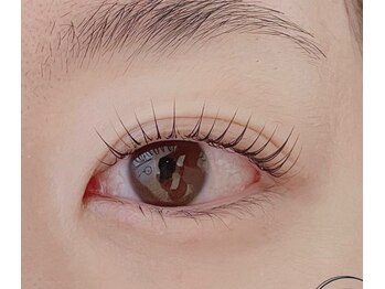 モアナラニ(MoanaLani)の写真/【可愛いが続く】朝ビューラーしてもすぐ下がる…そんな方に人気のまつ毛パーマ！朝のメイクの時短にも◎