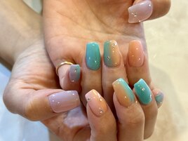 夏ネイル　縦グラ　持ち込み