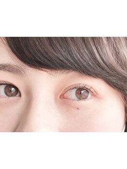 ナチュラル上品な目元にしたい