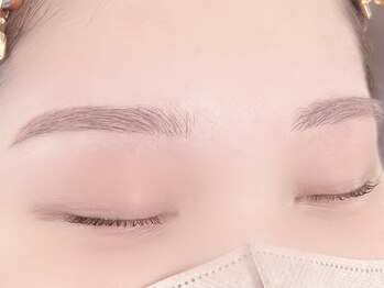 シピ(Chipi)/アイブロウスタイリング