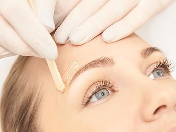アイラッシュ サロン カシェット(Cachette)の写真/【お肌に優しいWAXで美眉ケア1回¥4300】顔の印象はほぼ眉だからこそお手入れが◎あか抜けた印象でモテ◎