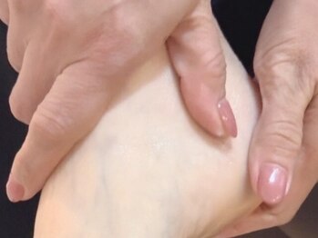 サロン エース(salon ace)の写真/あなたのかかとは粉吹き？固くなってる状態？セルフではなくプロが行う角質ケアでつるすべな足裏かかとに♪