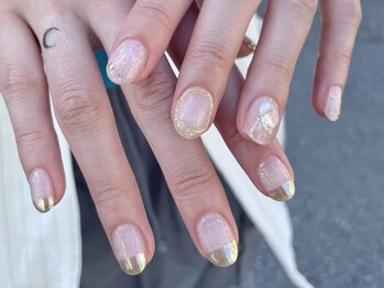 ネイル アトリエ コモード(nail atelier Comodo)/クリアネイル [シマーゴールド]