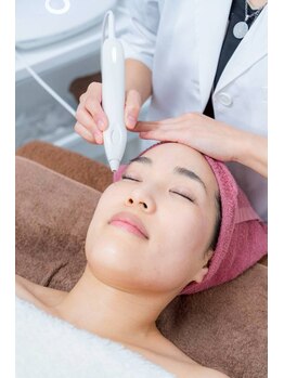 クレビア(CREBIA)/【シミ・シミケア専門店】沖縄県