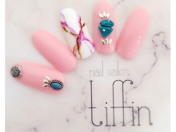 ネイルサロン ティフィン(tiffin)/ターコイズで夏らしく