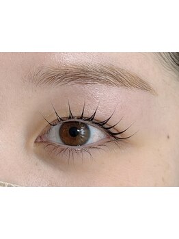 ナチュラル上品な目元にしたい