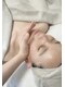 サロン ド アヤ(salon de Aya)の写真/人気No1【30代からのシワ,たるみケア】女性ホルモンを促すオイルで背面よりマッサージ[小顔×リフトアップ]