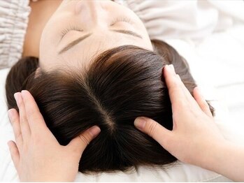 グリーン(Green)の写真/手強い目の奥ズーンを徹底リセット☆長時間のパソコンやスマホで疲れた顔周りを丁寧にほぐします。