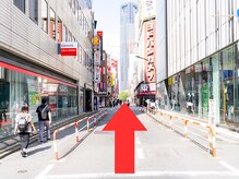 ザブロウ 新宿西口店(THE BROW)/そのまま直進