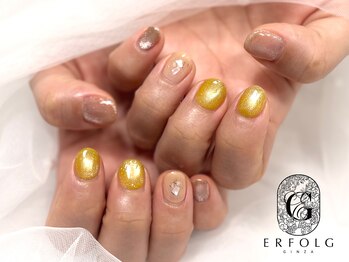 ミモザカラーのマグネットネイル