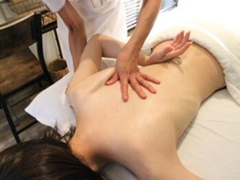 カベリ(Kaveri)/肩甲骨はがしで肩首の凝りを撃退