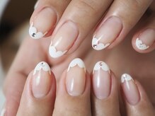 ミーナネイル(miinanail)/変形フレンチネイル