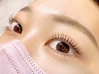 ラトリ(ratori)の写真/《1本1本丁寧に施術するので持ちが良い☆》親切・丁寧なカウンセリングでまつエクが初めての方にも◎