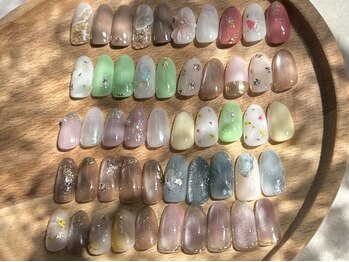プモア(pumoi)の写真/お気に入りが見つかる定額ネイル★オフィス～華やか系など豊富♪デザインを決めるのが苦手な方にもお勧め◎