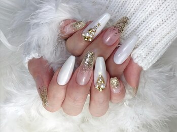 フローレスネイル 新宿西口店(FlawlessNail)の写真/OLさんに高い人気☆≪毎回オフ無料!!定額シンプルコース¥6300~≫300種類のサンプルで飽きないネイルを♪