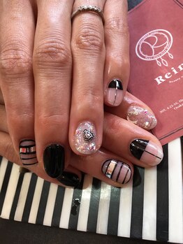 ネイルアンドアイラッシュ レーヌ(Reine)/2hアートし放題