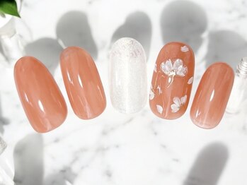 リリー(Lilly)/フラワーネイル