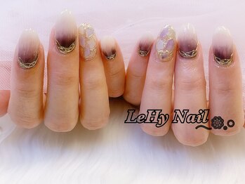 レヒネイル(LeHy nail)/シェル×逆グラデネイル