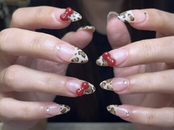 クルル(curule)/豹柄キティー