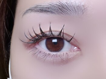 エムズ ネイル アンド アイ(M’s nail & eye)/漆黒LEDエクステ上下