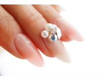 ピアシェ(Piache)/Vカットストーンデザイン