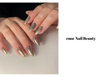 エミュ(emu)/パール感で上品ネイル♪