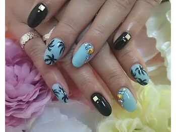 ミア(mia)/ヤシの木ネイル