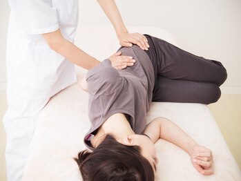 ナチュラルパーフェクトフェイス 新宿/骨盤矯正/産後矯正/反り腰改善