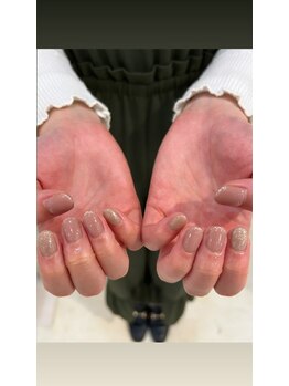 シンプルかつ秋ネイル