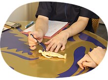 丁寧なカウンセリングと施術説明をしています