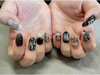 ネイルサロン ブリリアント(Nail Salon Brilliant)/白×黒