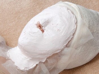 ビューティーチャージ(BeautyCharge)の写真/360度どこから見てもスッキリ小顔へ！顔筋マッサージ×石膏パックで叶える理想のフェイスライン♪