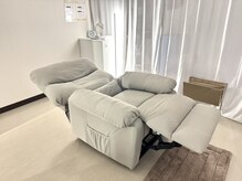 ヘッドミント 浦和店の雰囲気(フカフカのリクライニングソファーでゆっくり癒されてください)