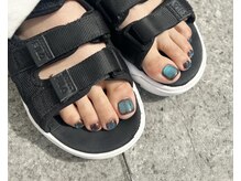 ノラ ミナミアオヤマ(NORA MINAMIAOYAMA)/ブラウン水色マグネットネイル